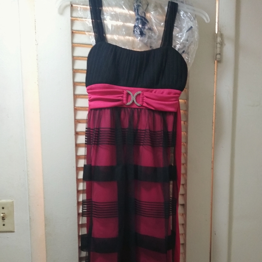 Formal Black and pink gown w/rhinestone accent.